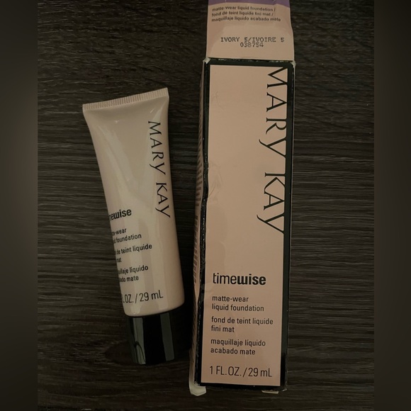 💗Mary kay timewise matte-wear liquid foundation Ivory 5 - Picture 8 of 10